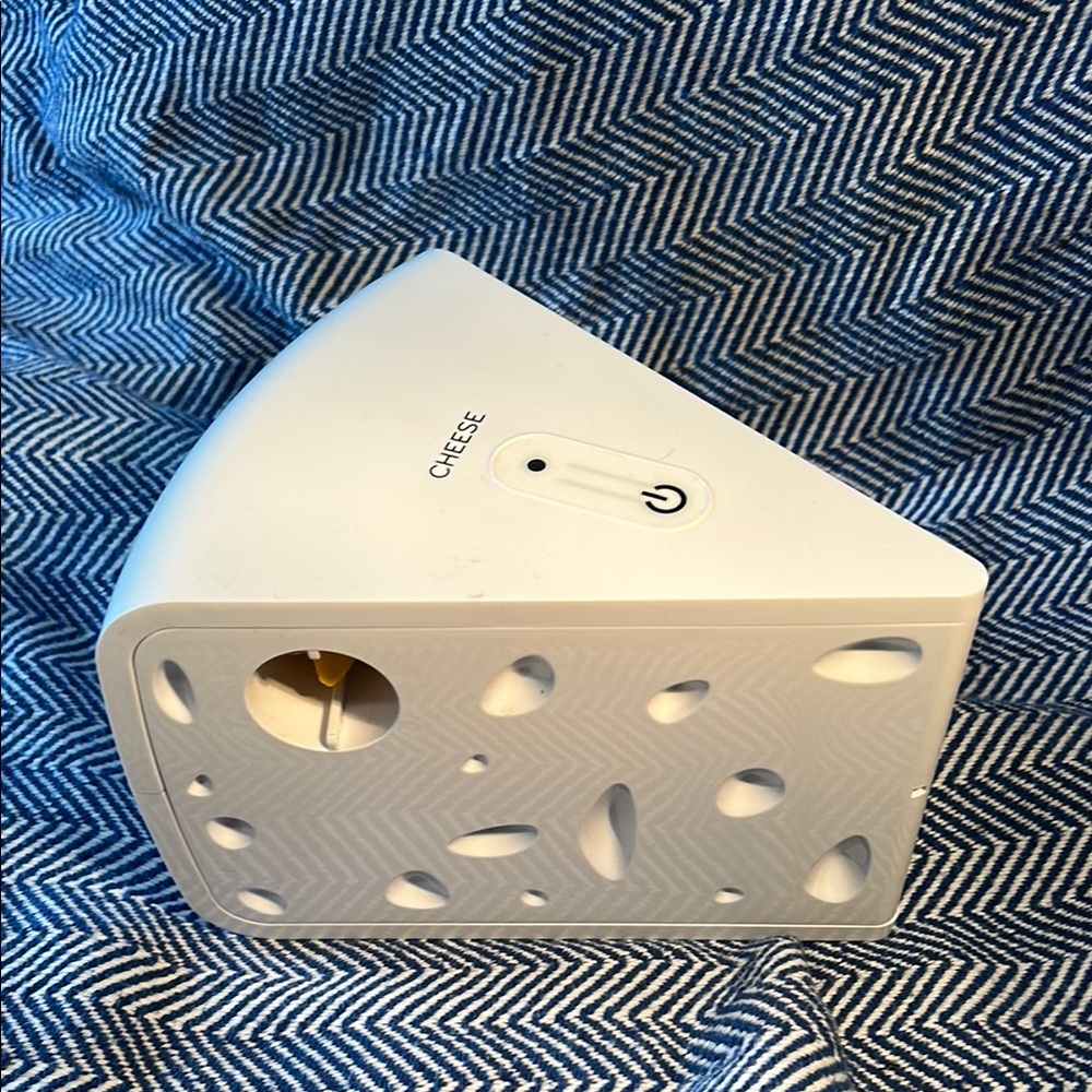 Interactive Cat Toy - White